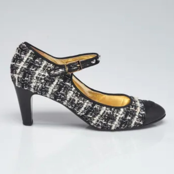 Chanel Black/White Tweed Mary Jane Cap Toe Pumps 35 - Picture 2 of 12